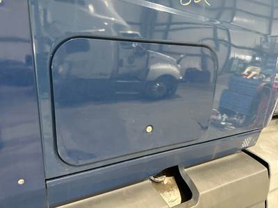 International LT Sleeper Door