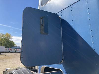 Kenworth T600 Sleeper Door