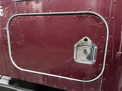 Kenworth T600 Sleeper Door