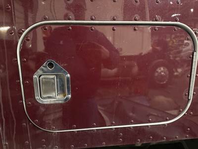 Kenworth T600 Sleeper Door