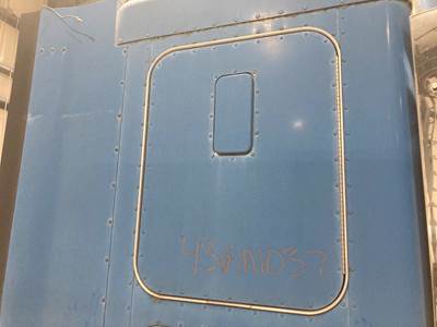 Kenworth T600 Sleeper Door