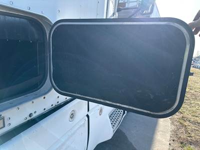Kenworth T600 Sleeper Door