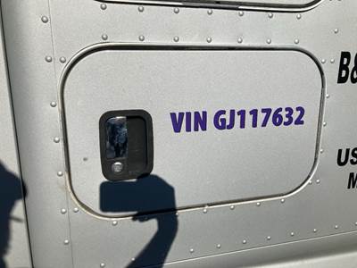 Kenworth T680 Sleeper Door