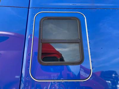Kenworth T680 Sleeper Door