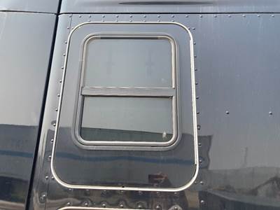 Kenworth T680 Sleeper Door