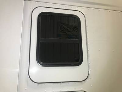 Kenworth T680 Sleeper Door