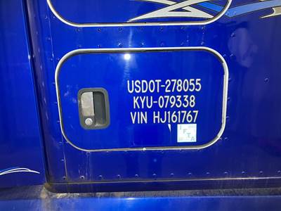 Kenworth T680 Sleeper Door
