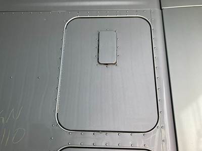 Kenworth T680 Sleeper Door