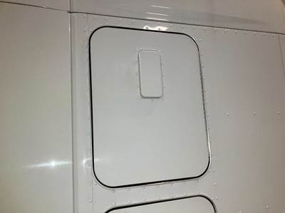 Kenworth T680 Sleeper Door