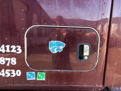 Kenworth T680 Sleeper Door