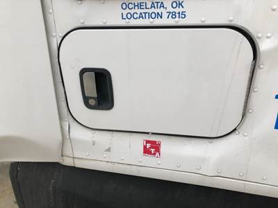 Kenworth T680 Sleeper Door