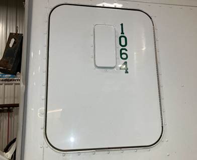 Kenworth T680 Sleeper Door
