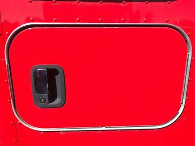 Kenworth T680 Sleeper Door