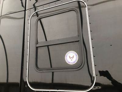 Kenworth T680 Sleeper Door