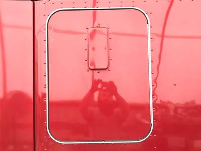 Kenworth T680 Sleeper Door
