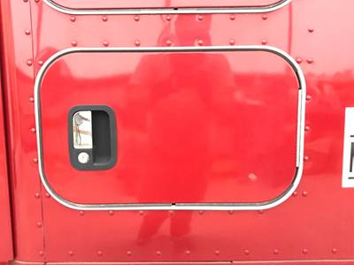 Kenworth T680 Sleeper Door