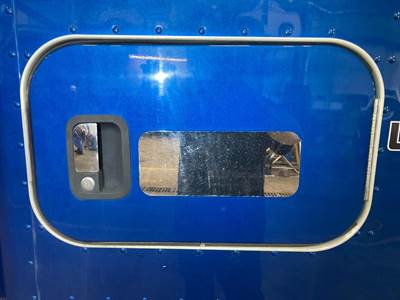 Kenworth T680 Sleeper Door