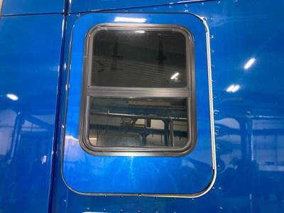 Kenworth T680 Sleeper Door
