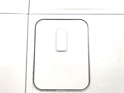 Kenworth T680 Sleeper Door