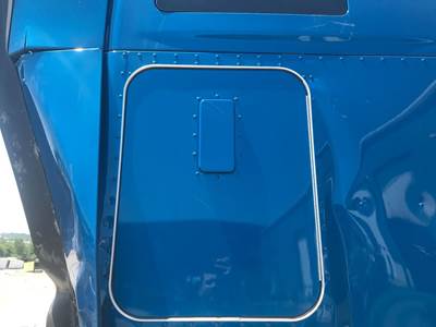 Kenworth T680 Sleeper Door