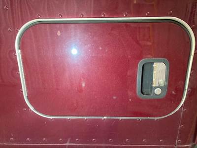 Kenworth T680 Sleeper Door