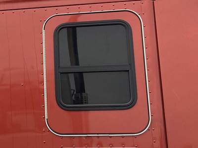 Kenworth T680 Sleeper Door