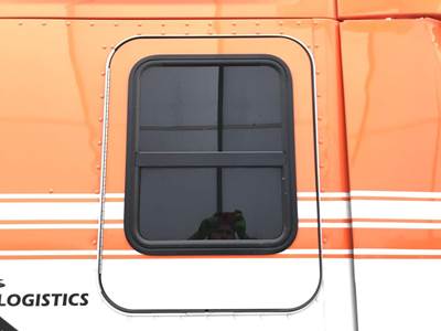 Kenworth T680 Sleeper Door