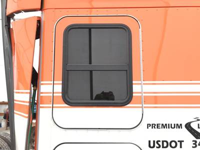 Kenworth T680 Sleeper Door