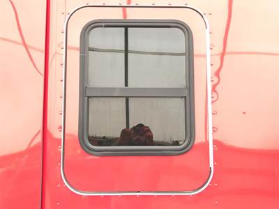 Kenworth T680 Sleeper Door