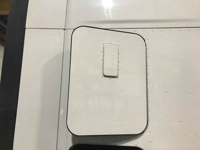 Kenworth T680 Sleeper Door