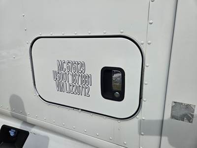 Kenworth T680 Sleeper Door