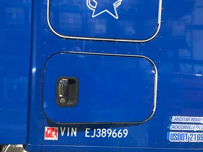 Kenworth T680 Sleeper Door