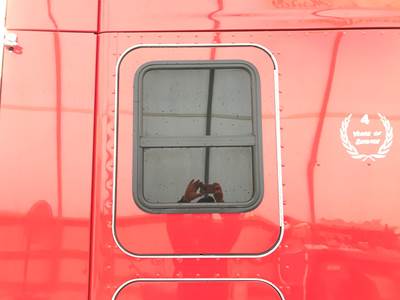 Kenworth T680 Sleeper Door