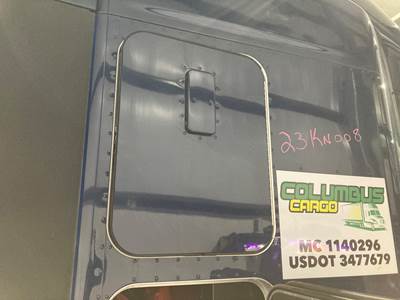 Kenworth T680 Sleeper Door