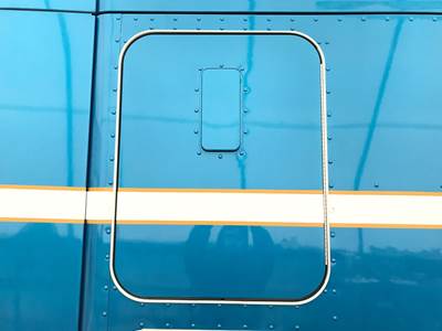 Kenworth T680 Sleeper Door