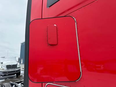 Kenworth T680 Sleeper Door