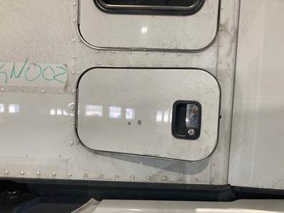 Kenworth T680 Sleeper Door