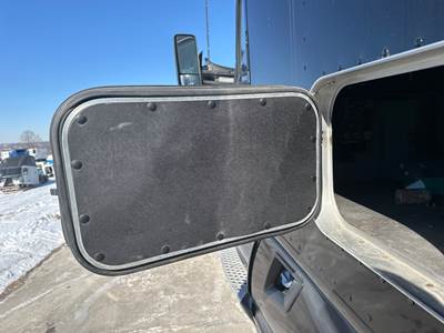 Kenworth T680 Sleeper Door