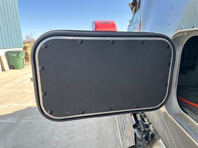 Kenworth T680 Sleeper Door
