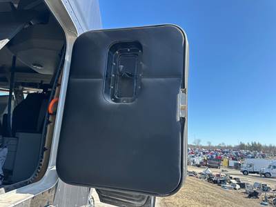 Kenworth T680 Sleeper Door