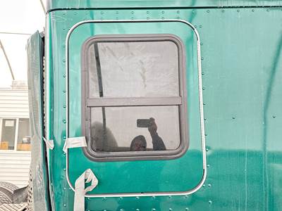 Kenworth T680 Sleeper Door