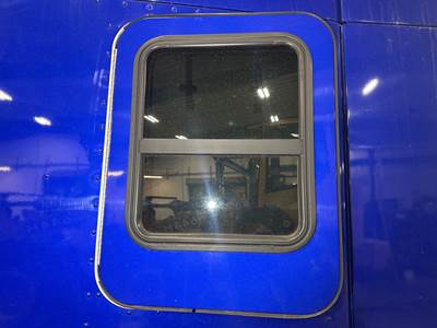 Kenworth T680 Sleeper Door