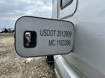 Kenworth T680 Sleeper Door