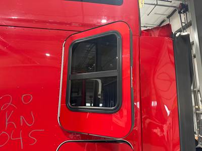 Kenworth T680 Sleeper Door