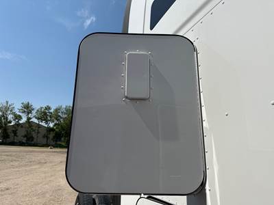 Kenworth T680 Sleeper Door