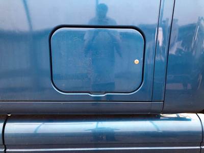 Peterbilt 387 Sleeper Door