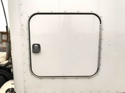 Peterbilt 579 Sleeper Door