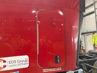 Peterbilt 579 Sleeper Door