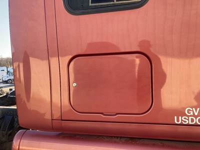 Peterbilt 587 Sleeper Door
