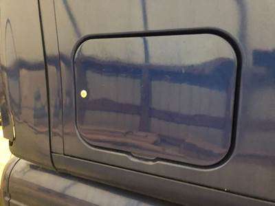 Peterbilt 587 Sleeper Door